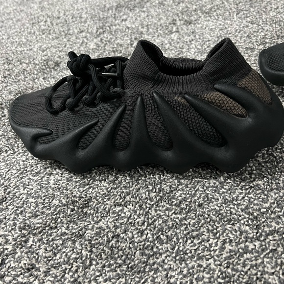 Yeezy 450 Sz 9. Like New. Rarely Worn. - Picture 1 of 9